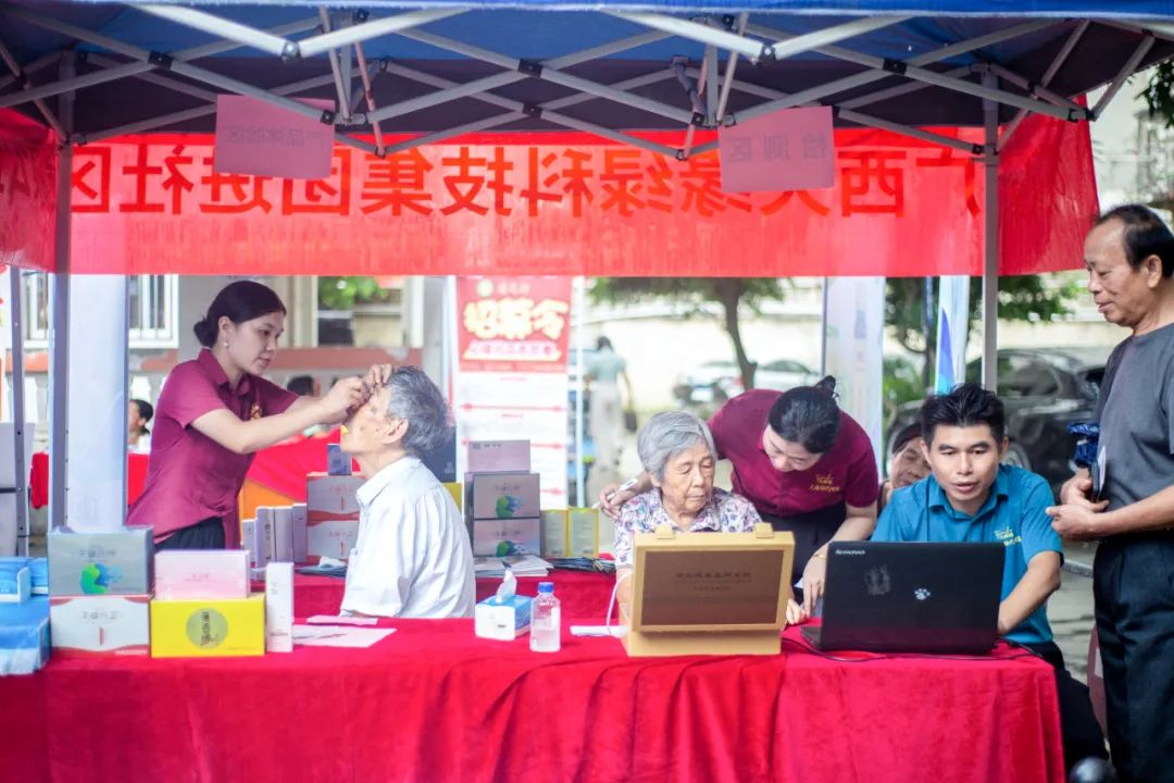 廣西電視臺鏡頭下的健康守護：天緣綠健康科普進社區(qū)，三伏惠民暖人心